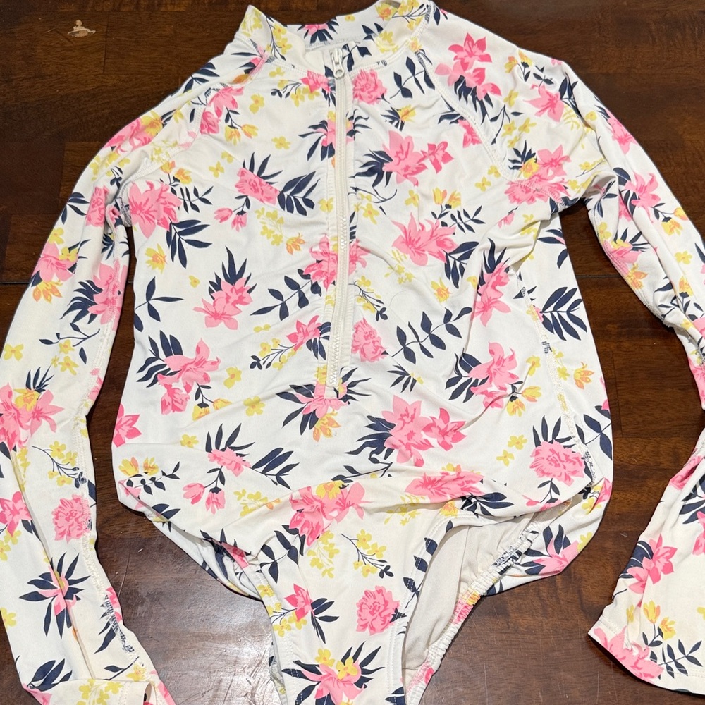 wonder nation White Long-Sleeve One-Piece Swimsuit with Pink Floral Print 💜🩶